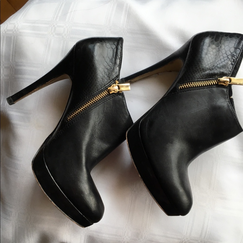 Michael Kors Shoes - Picture 1 of 7